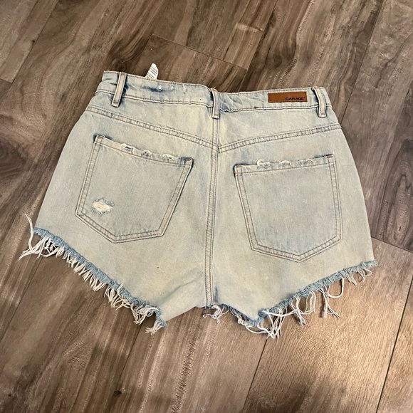 High waisted festival jean shorts - Picture 3 of 3